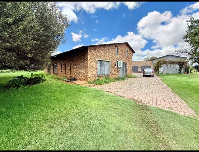 4 BEDROOM HOUSE FOR SALE IN MULLERSTUINE